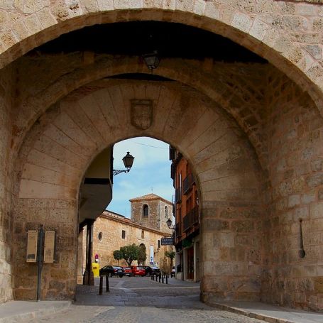 Arco de la Cárcel de Lerma, puerta medieval y sede D.O. Arlanza, Burgos