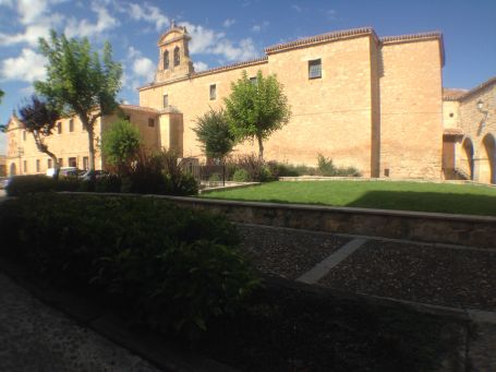Plaza de Santa Clara de Lerma, entre dos conventos barrocos, Burgos